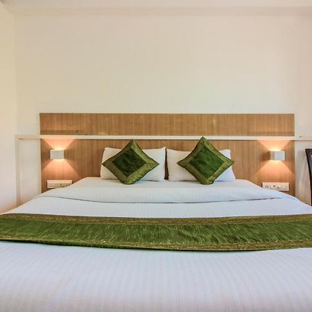 فندق Treebo Trend Golden Nest ثين المظهر الخارجي الصورة